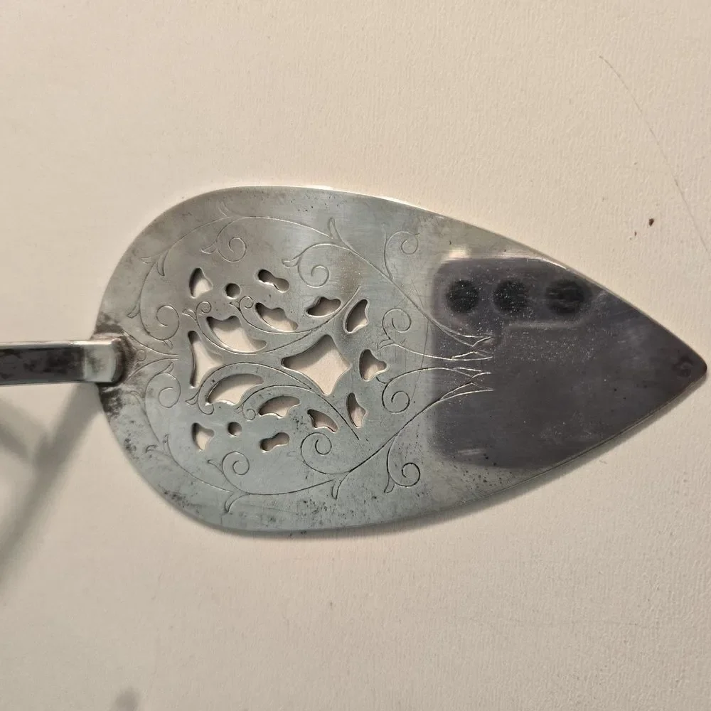 WA ITALY SILVERPLATE LOOP HANDLED PASTRY‎ CHEESE SERVER CHARCUTERIE SERVEWEAR